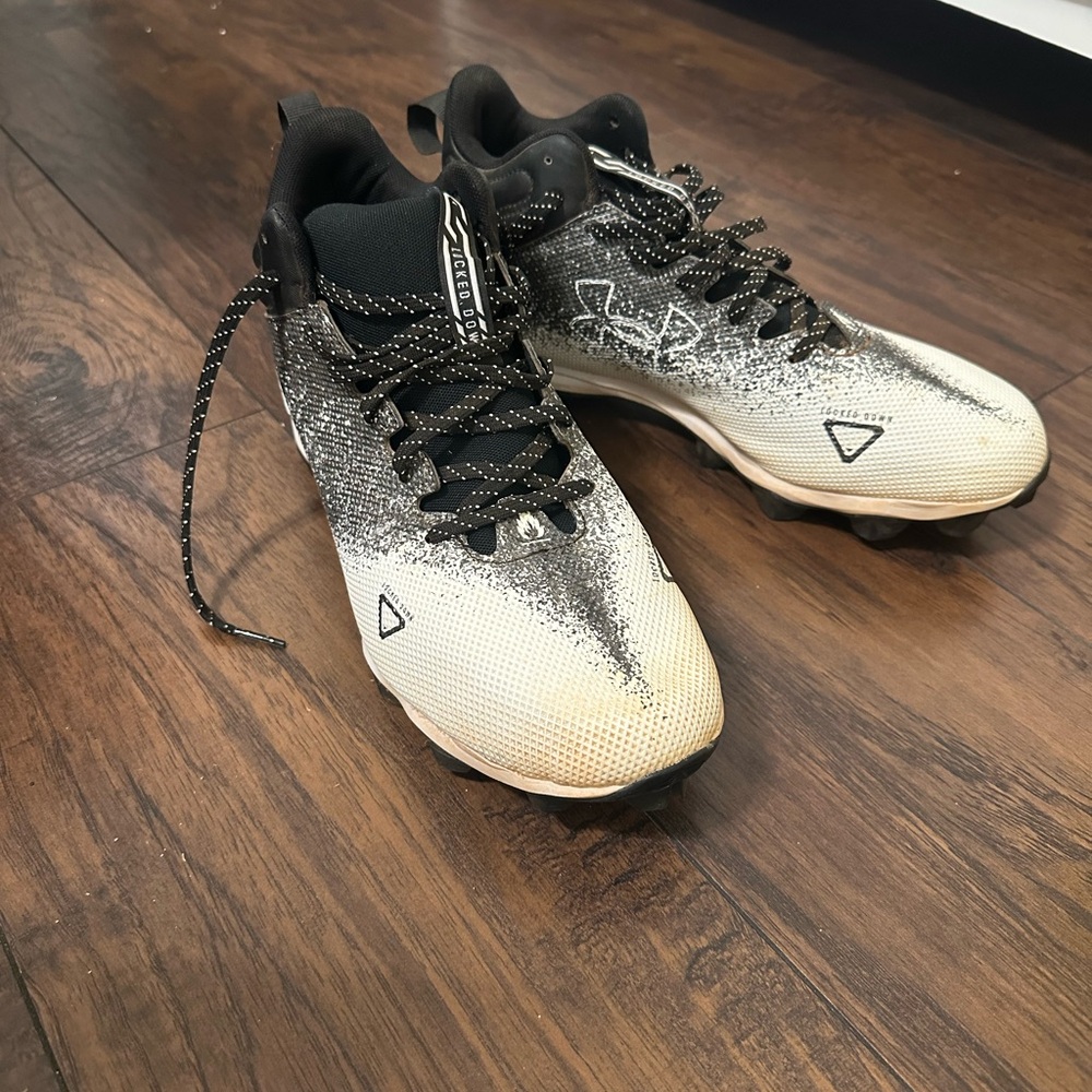 Men’s Under Armour Cleats-11.5